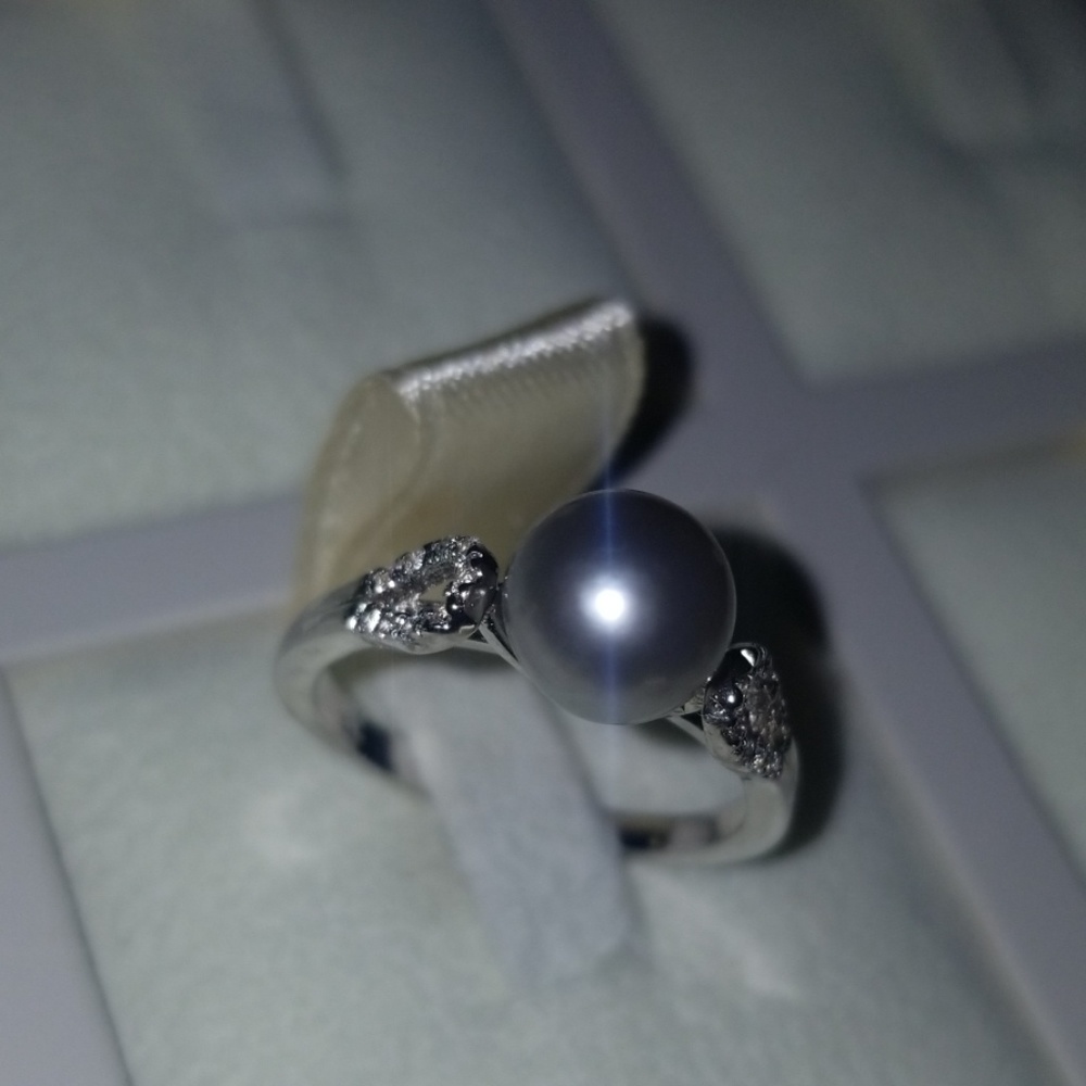 Solitaire sterling silver ring